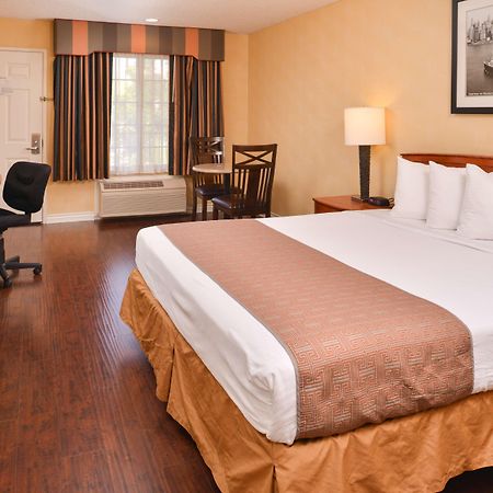 Best Western Palm Garden Inn Westminster Esterno foto