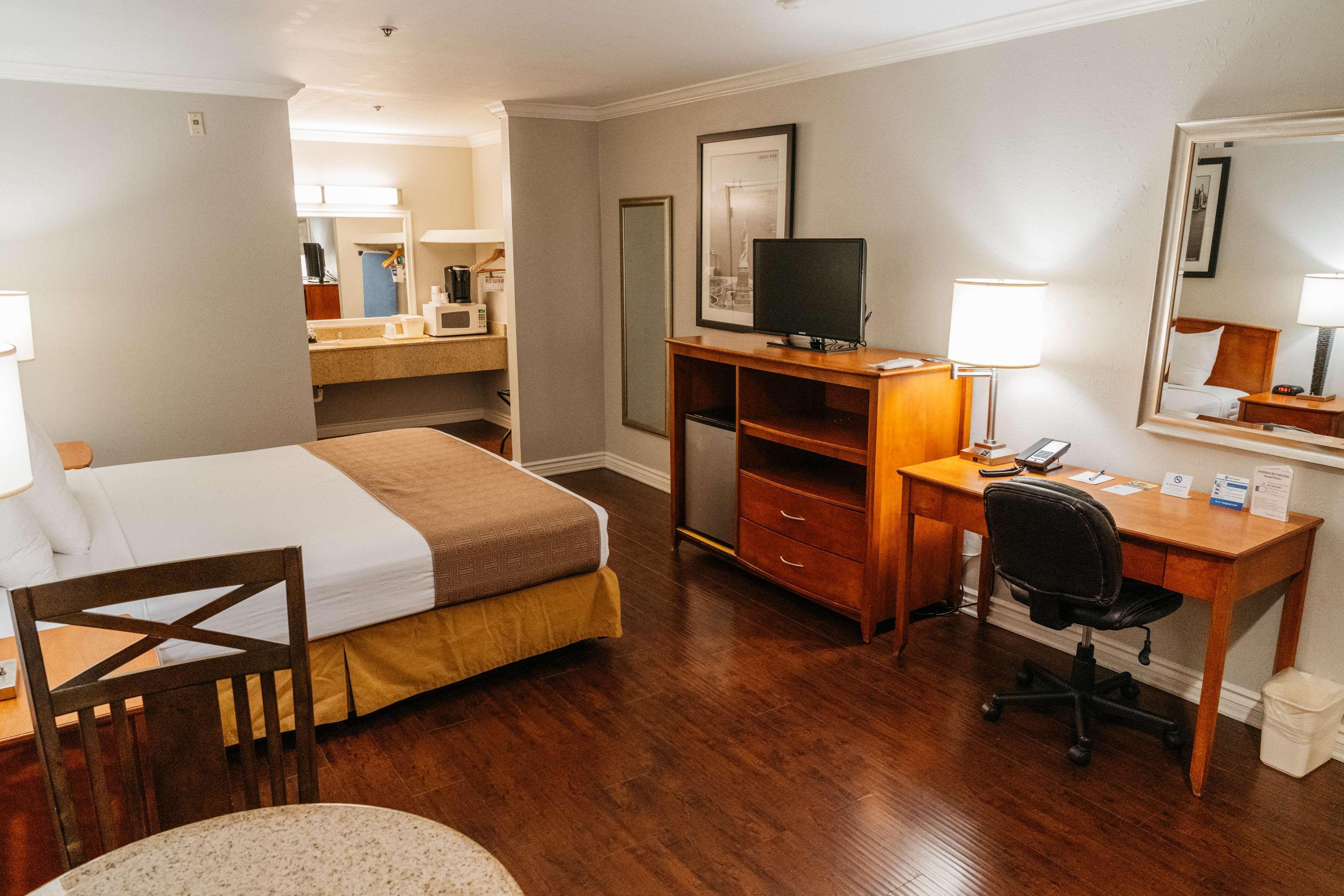 Best Western Palm Garden Inn Westminster Esterno foto